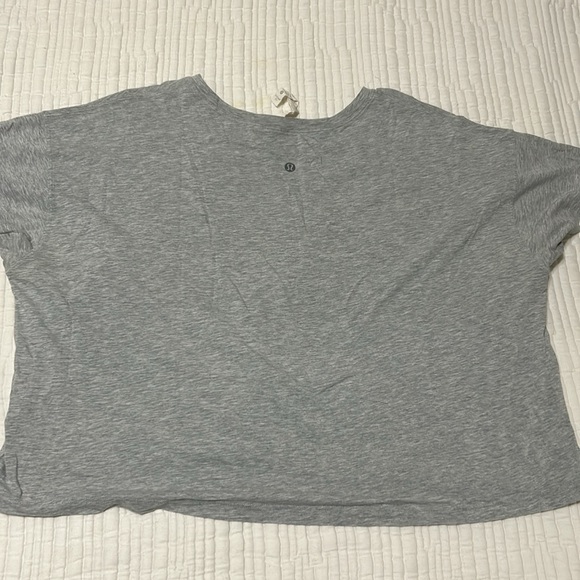Lululemon oversized crop tee - Picture 3 of 3